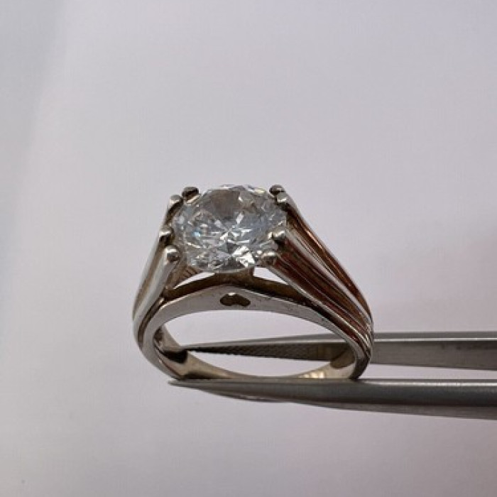 925 Sterling Silver & CZ Ring Size 6.5