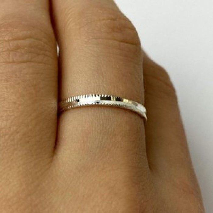 925 Sterling Silver Band Ring Size 8.5 Italy