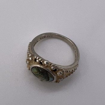 925 Sterling Silver Mother of Pearl Ring Size  6.5