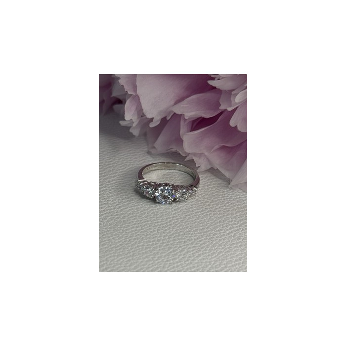 Shiny 925 Sterling Silver CZ Ring Size 7
