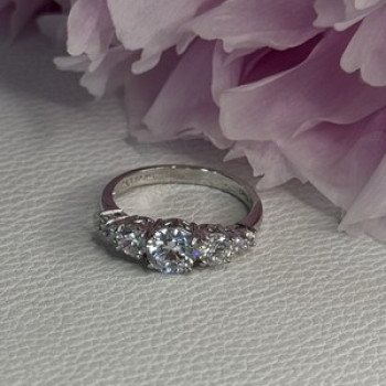 Shiny 925 Sterling Silver CZ Ring Size 7