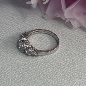 Shiny 925 Sterling Silver CZ Ring Size 7