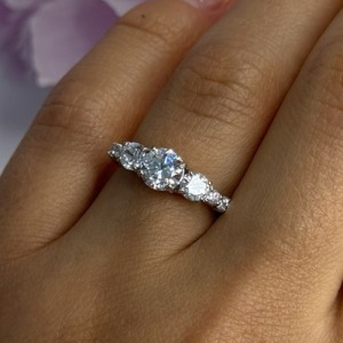 Shiny 925 Sterling Silver CZ Ring Size 7