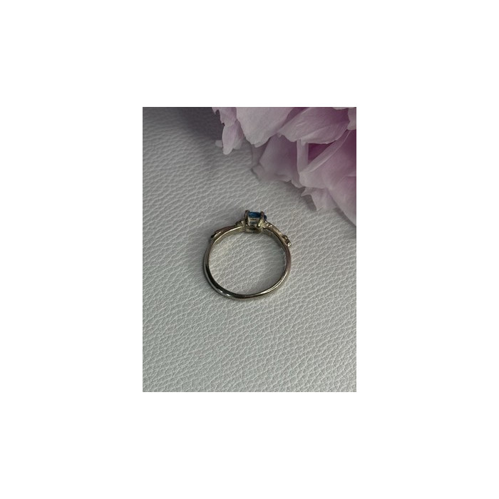 925 Sterling Silver Topaz Ring Size 8.5