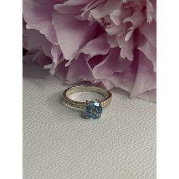 Beautiful 925 Sterling Silver Topaz Ring Size 10