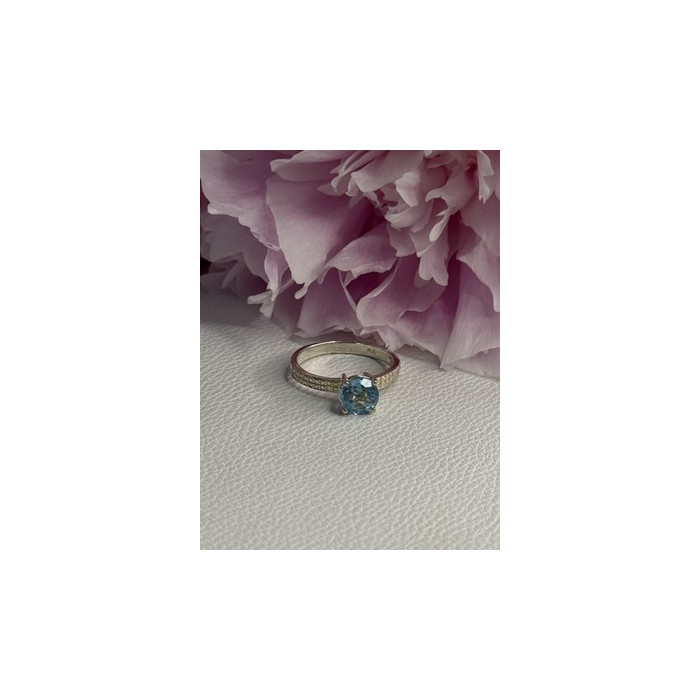 Beautiful 925 Sterling Silver Topaz Ring Size 10
