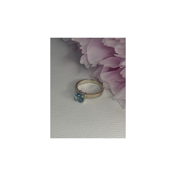 Beautiful 925 Sterling Silver Topaz Ring Size 10