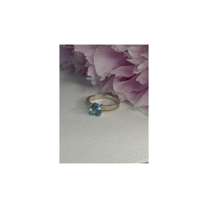 Beautiful 925 Sterling Silver Topaz Ring Size 10