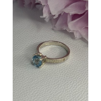 Beautiful 925 Sterling Silver Topaz Ring Size 10