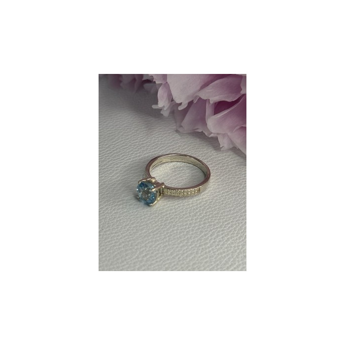 Beautiful 925 Sterling Silver Topaz Ring Size 10