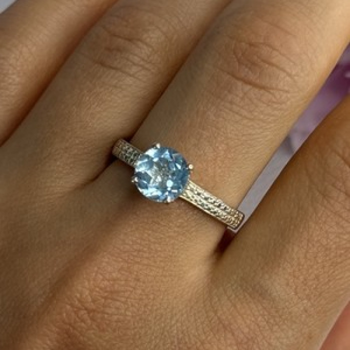 Beautiful 925 Sterling Silver Topaz Ring Size 10