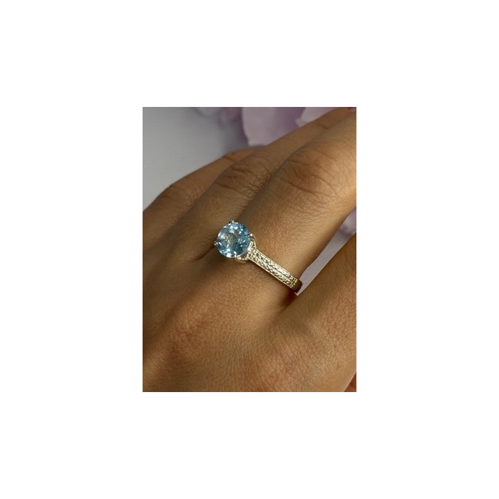 Beautiful 925 Sterling Silver Topaz Ring Size 10