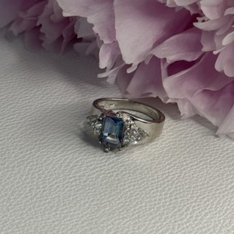 925 Sterling Silver CZ Ring Size 9