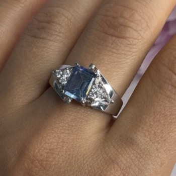 925 Sterling Silver CZ Ring Size 9