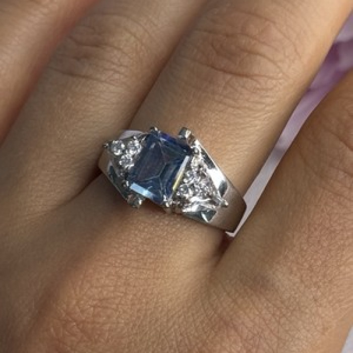 925 Sterling Silver CZ Ring Size 9