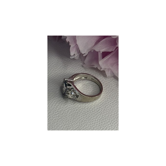925 Sterling Silver CZ Ring Size 9