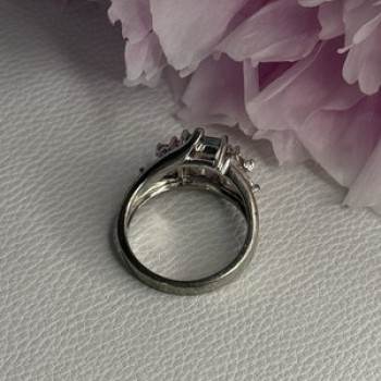 925 Sterling Silver CZ Ring Size 9