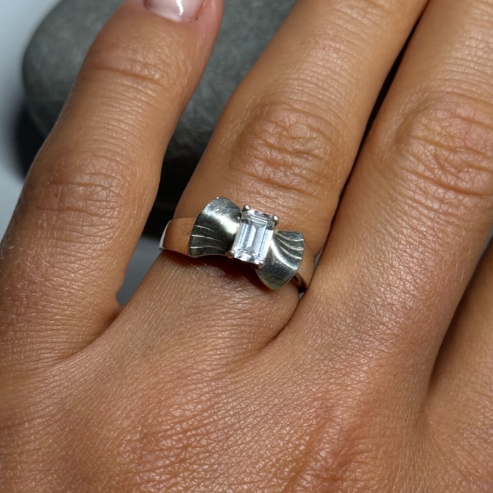 925 Sterling Silver Beryl Bow Ring Size 6