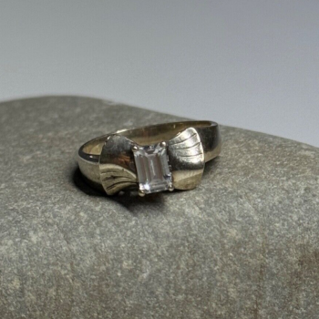 925 Sterling Silver Beryl Bow Ring Size 6