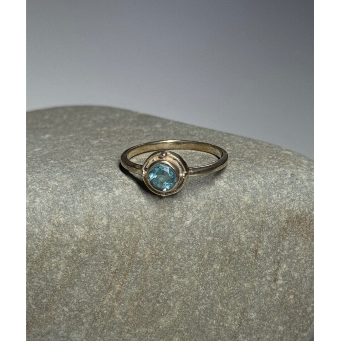 925 Sterling Silver Blue Topaz Ring Size 7.5