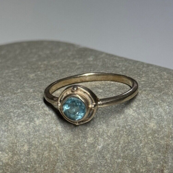925 Sterling Silver Blue Topaz Ring Size 7.5