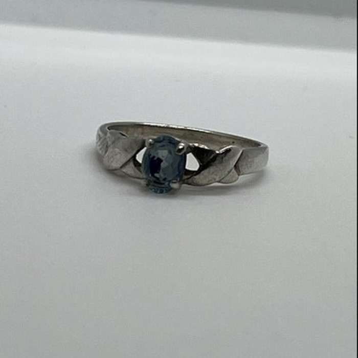 925 Sterling Silver & Topaz Ring Size 8