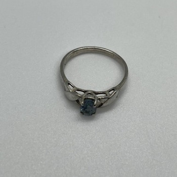925 Sterling Silver & Topaz Ring Size 8