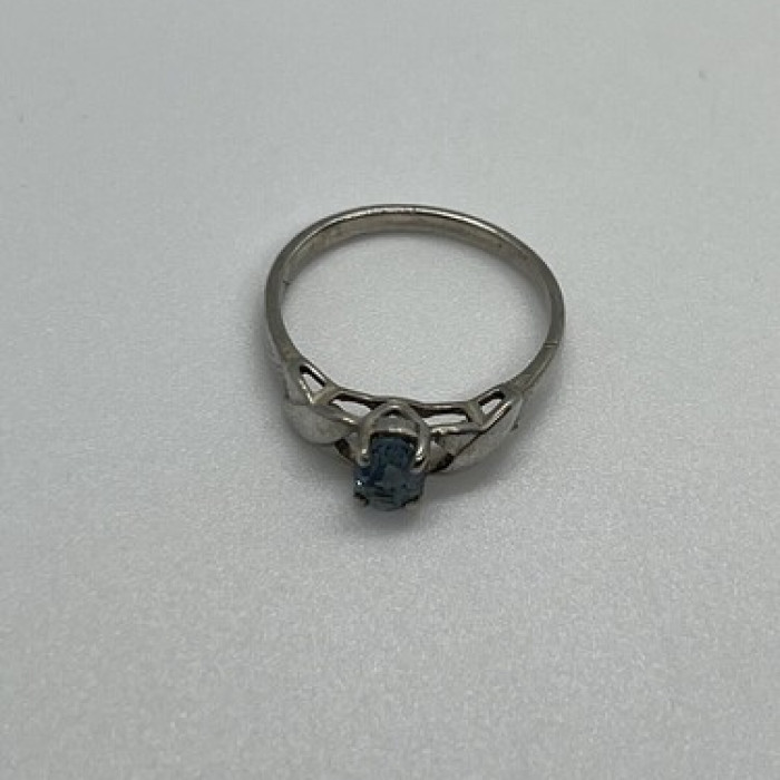 925 Sterling Silver & Topaz Ring Size 8