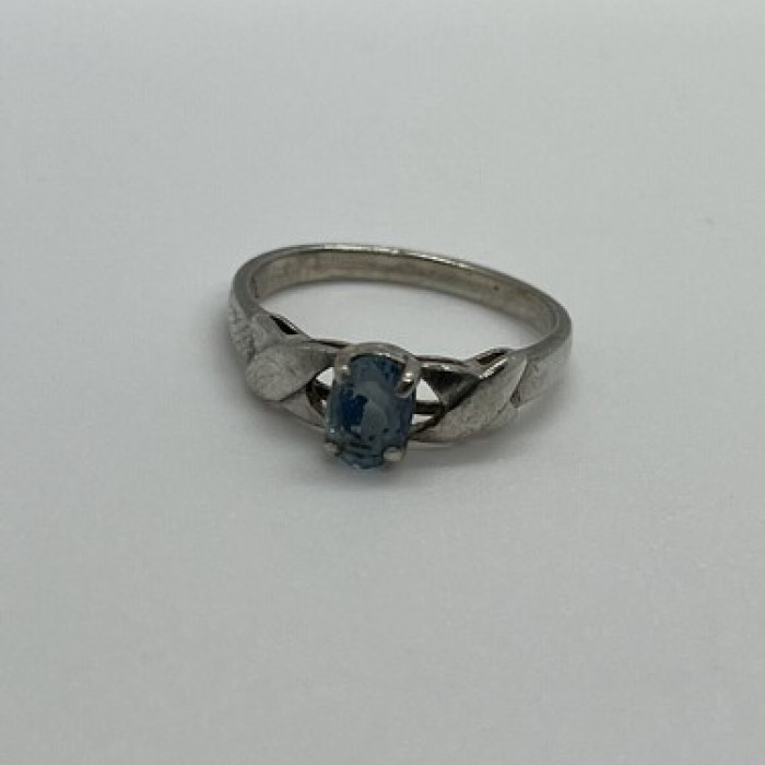 925 Sterling Silver & Topaz Ring Size 8
