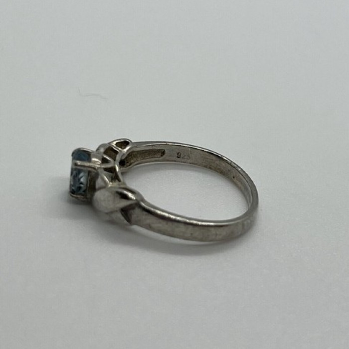 925 Sterling Silver & Topaz Ring Size 8