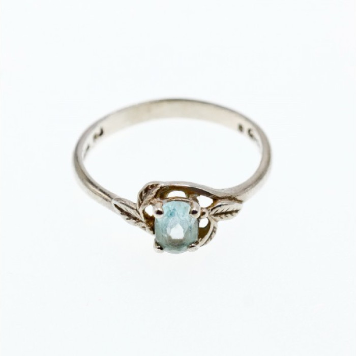 925 Sterling Silver Blue Topaz Ring Size 9