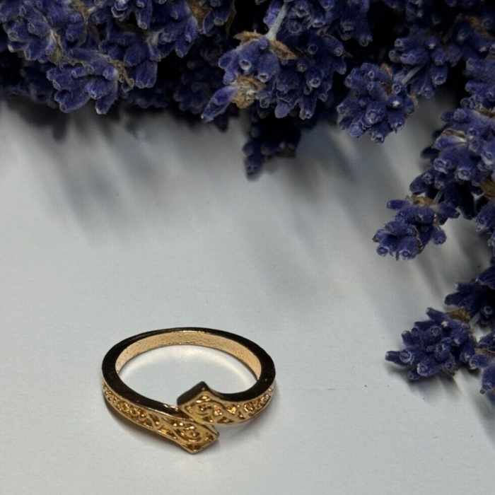 925 Sterling Silver Gold Plated Ring Size 6
