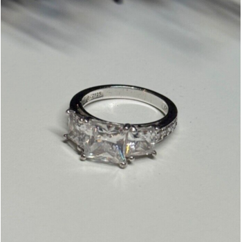 925 Sterling Silver Ring Size 5.5