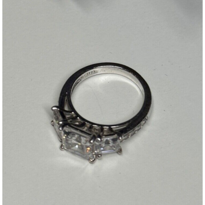 925 Sterling Silver Ring Size 5.5