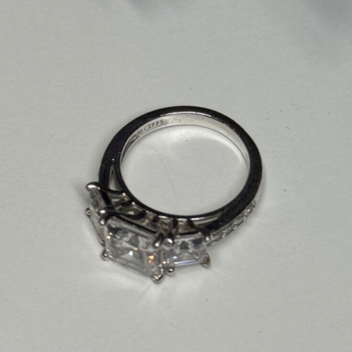 925 Sterling Silver Ring Size 5.5