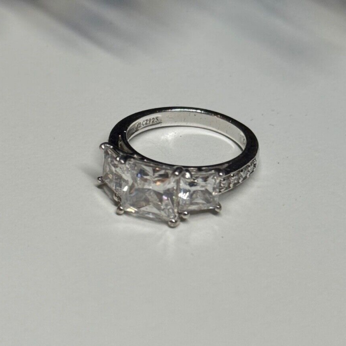 925 Sterling Silver Ring Size 5.5