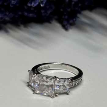 925 Sterling Silver Ring Size 5.5
