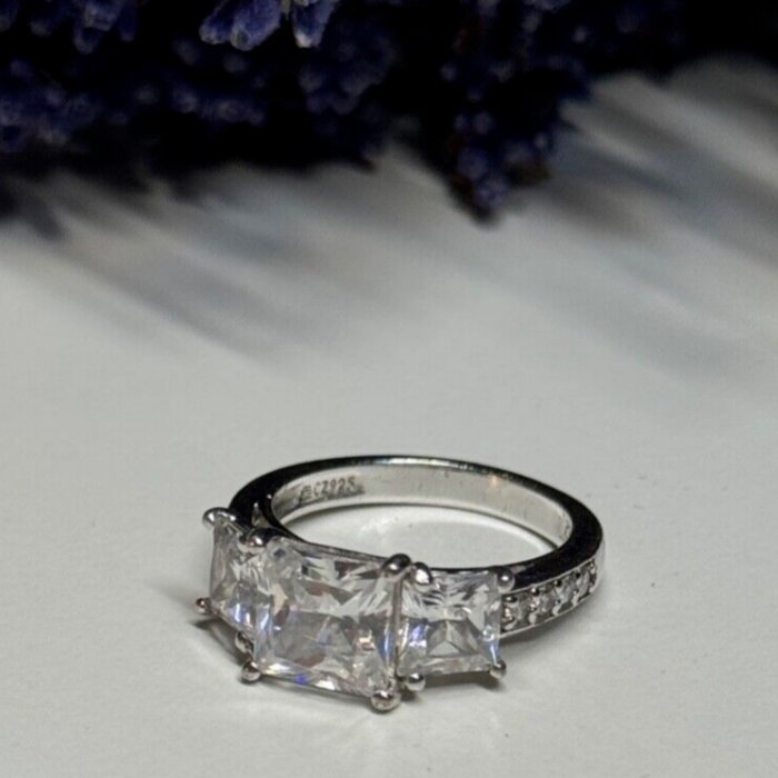 925 Sterling Silver Ring Size 5.5