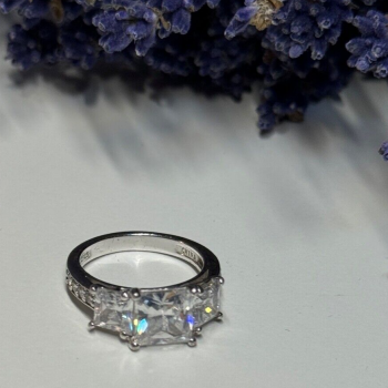 925 Sterling Silver Ring Size 5.5