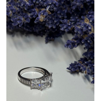 925 Sterling Silver Ring Size 5.5