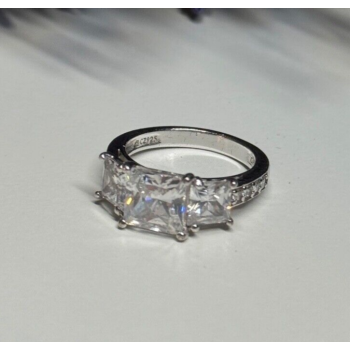 925 Sterling Silver Ring Size 5.5