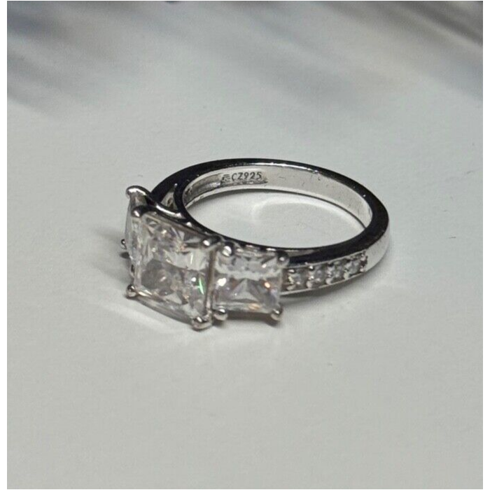 925 Sterling Silver Ring Size 5.5