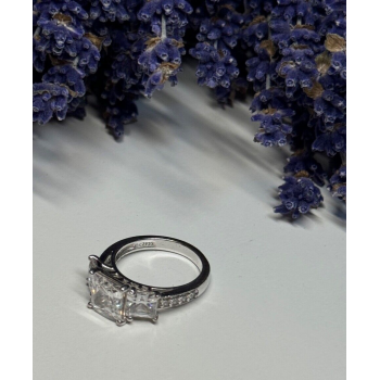 925 Sterling Silver Ring Size 5.5