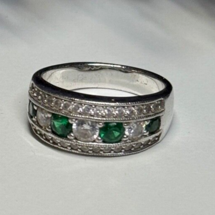 925 Sterling Silver CZ Ring Size 8