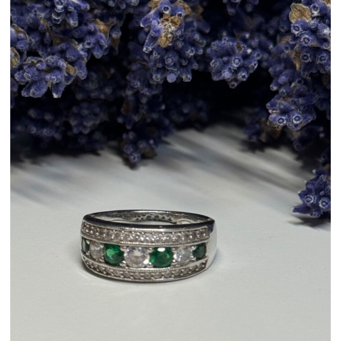 925 Sterling Silver CZ Ring Size 8