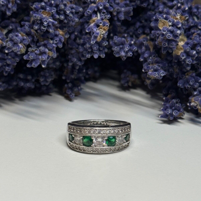 925 Sterling Silver CZ Ring Size 8