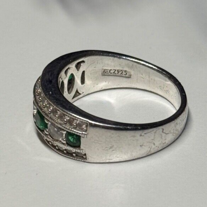 925 Sterling Silver CZ Ring Size 8