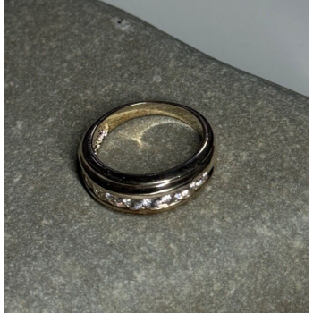 925 Sterling Silver CZ Ring Size 6