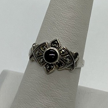 925 Sterling Silver Onyx & Marcasite Ring Size 7
