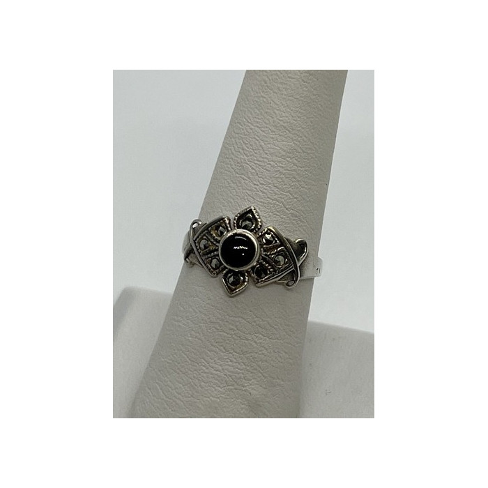 925 Sterling Silver Onyx & Marcasite Ring Size 7